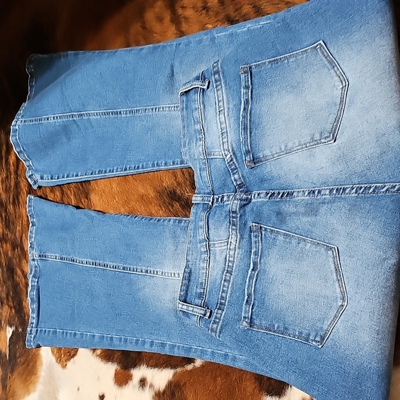 Jeans - Picture 2 of 6